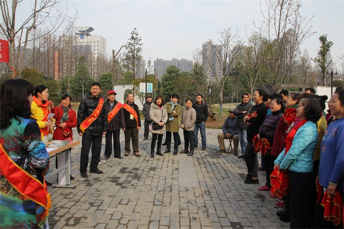 “游木兰园，学园林科普知识，共享绿色生态环境” -记武汉市园林科学研究所2016年植树节科普宣传活动