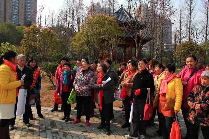 “游木兰园，学园林科普知识，共享绿色生态环境” -记武汉市园林科学研究所2016年植树节科普宣传活动
