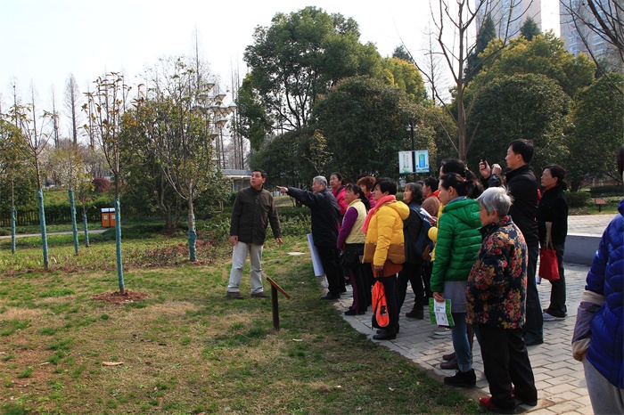 “游木兰园，学园林科普知识，共享绿色生态环境” -记武汉市园林科学研究所2016年植树节科普宣传活动