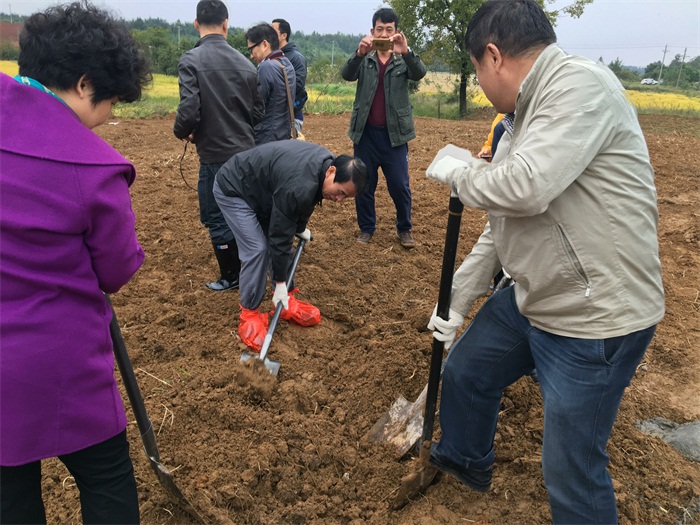 “精准扶贫，你我同行”武汉市园林科学研究院在行动