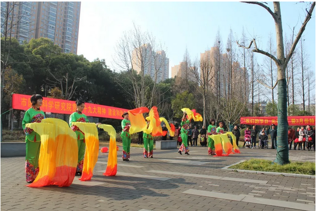 与共建社区联欢庆元宵节