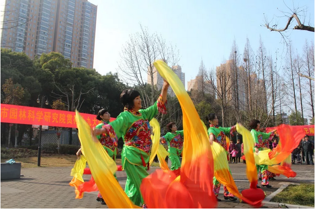 与共建社区联欢庆元宵节