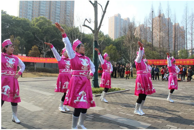 与共建社区联欢庆元宵节