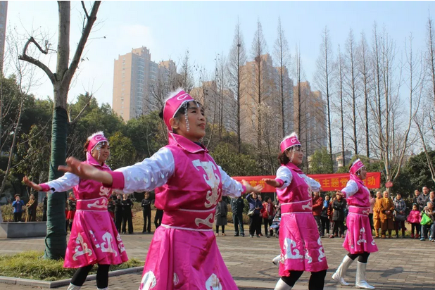 与共建社区联欢庆元宵节