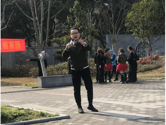 与共建社区联欢庆元宵节