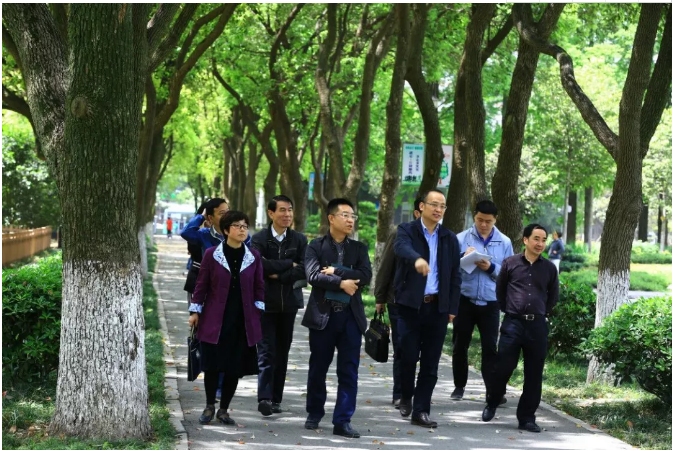 周耕局长调研武汉市园林科学研究院