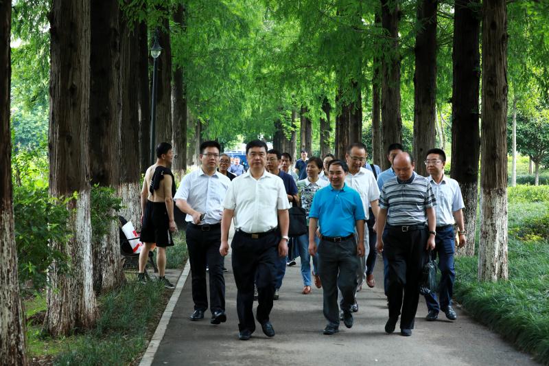 省住建厅厅长李昌海来我院考察