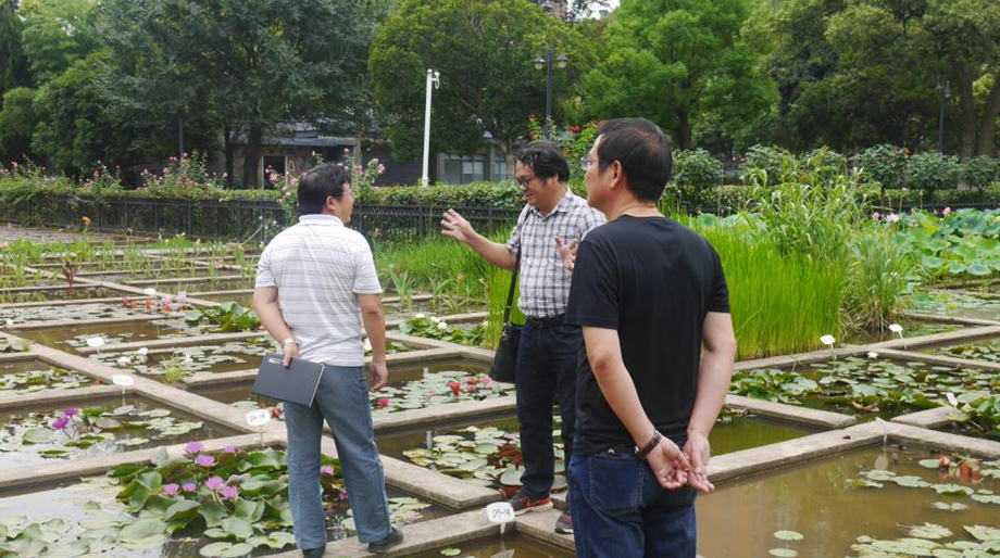 武汉市林业果树科学研究院来我院参观交流