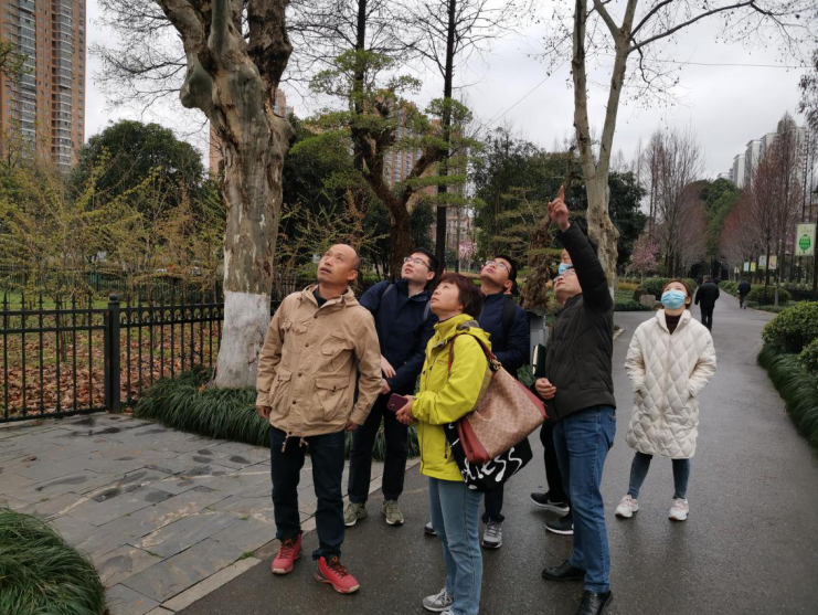 金陵同侪访江城，共商创新谋发展