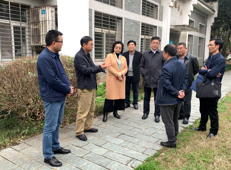 局领导陪同市发改委调研市园科院